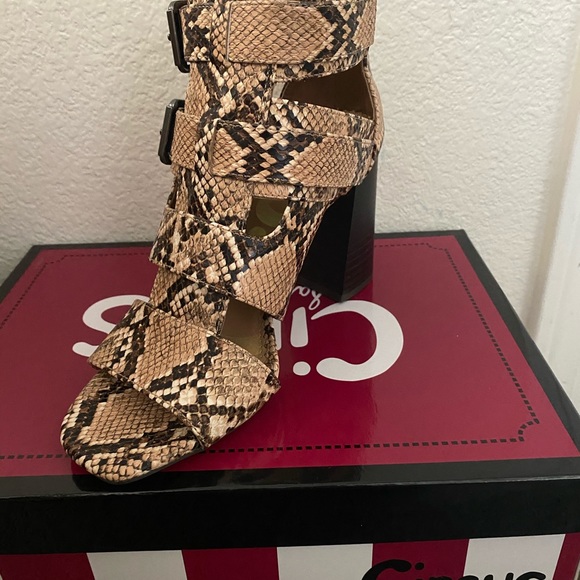 Circus by Sam Edelman Ezra Sandal - Picture 5 of 5